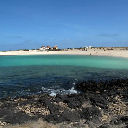 Beach One Step From The Blue Waters Of Lagoon Appartement Cotillo